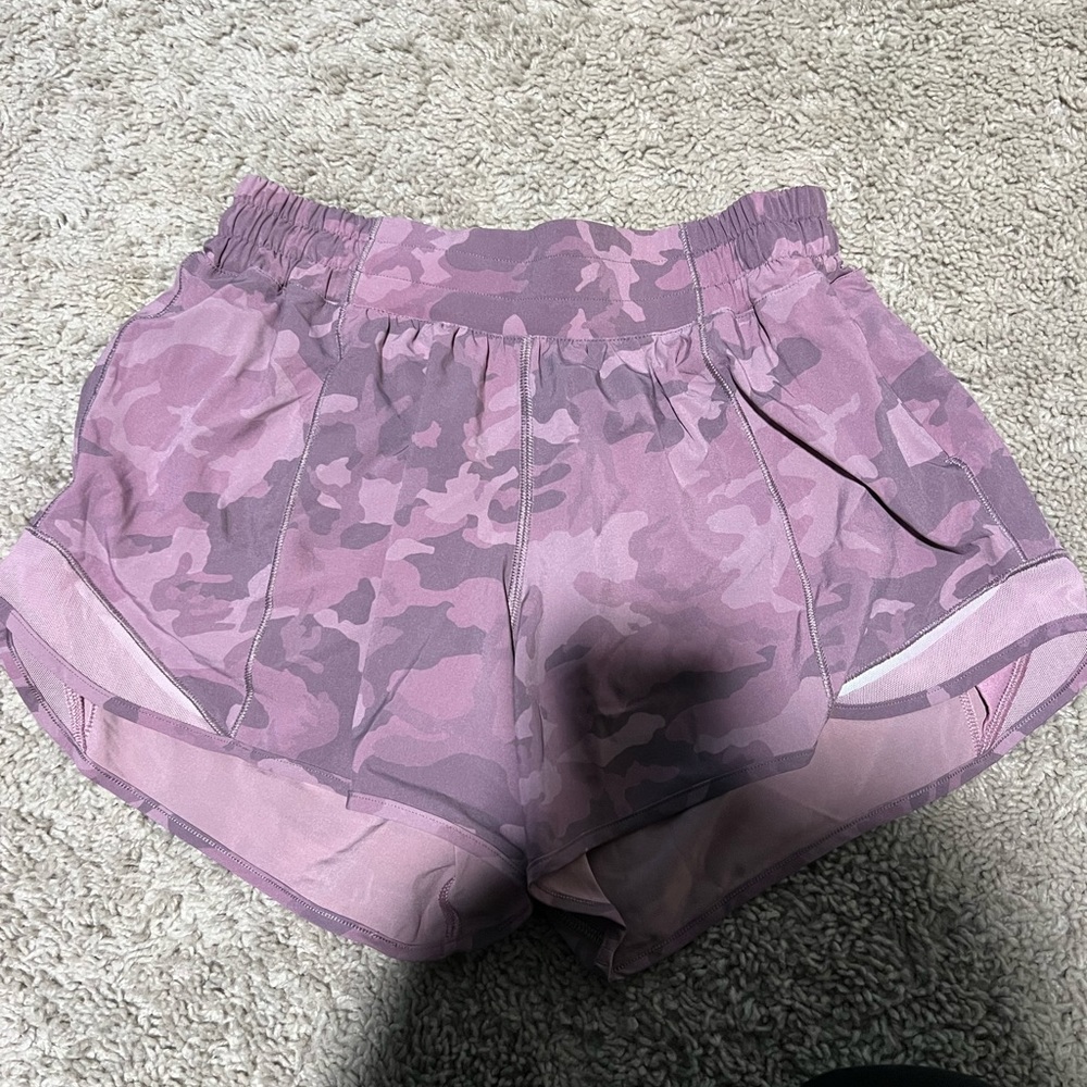 Iululemon hot toddy shorts